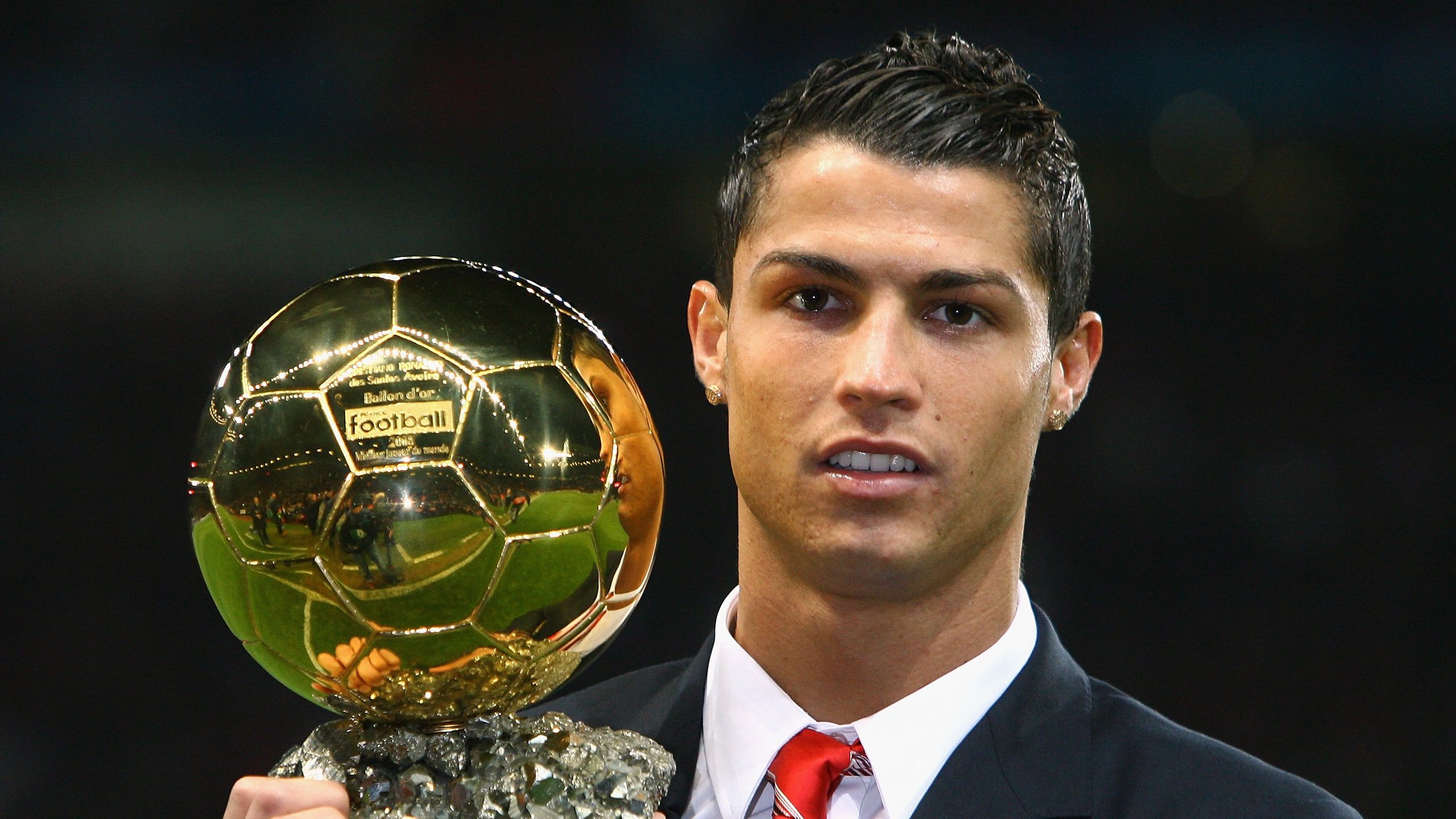 梅西被罚下场，巴萨主场战平，积分榜跌至第五，梅西在巴萨的成绩单